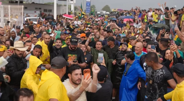Veja momentos pela manhã do 4º dia da caminhada pela liberdade