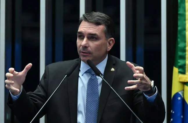 Flávio consegue apoio ‘quase certo de mais um partido
