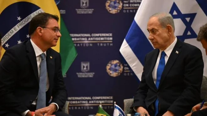 Flávio detona Lula em Israel; Vídeo