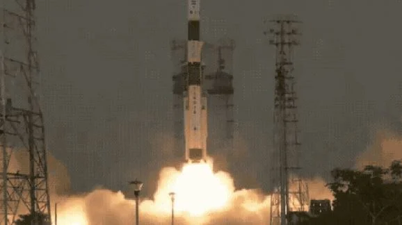 Foguete que levava satélites brasileiros desaparece após lançamento