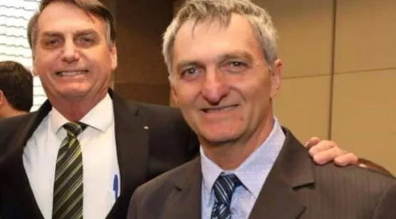 Irmão de Bolsonaro não consegue sacar prêmio da Mega da Virada