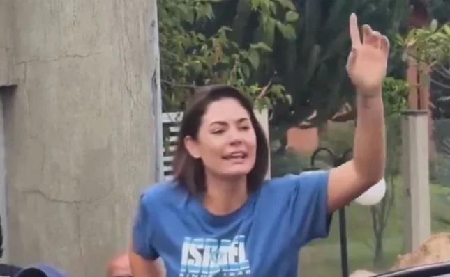Michelle indica que pode não disputar Senado