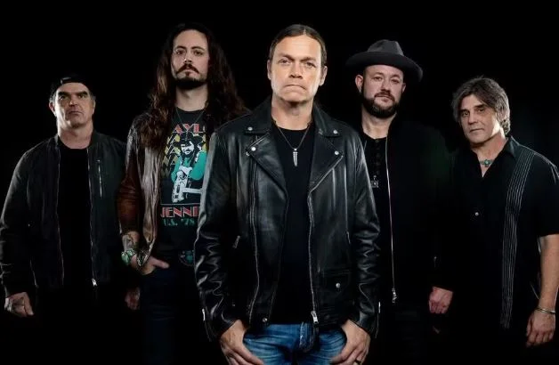 Morre Brad Arnold, vocalista da banda ‘3 Doors Down’, aos 47 anos