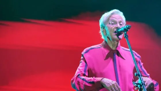 Governo Lula autoriza R$ 1,6 milhão via Lei Rouanet para homenagem a Caetano Veloso