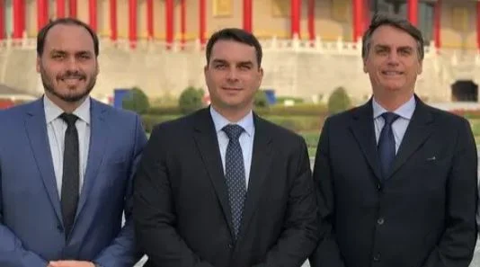 Produtora de filme de Bolsonaro diz que Flávio buscou diversos empresários