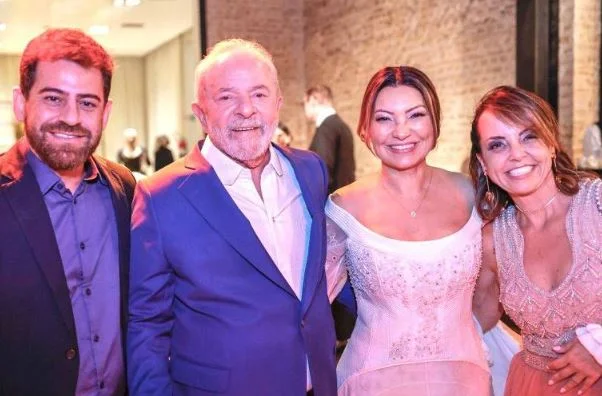 Janja e filha de Lula batem boca na Sapucaí