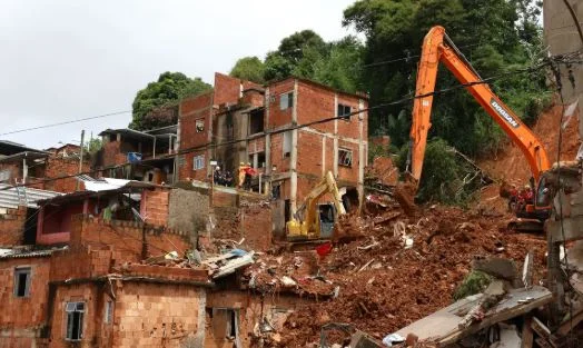 Tragédia em MG: número de mortes sobe para 65; quatro pessoas seguem desaparecidas