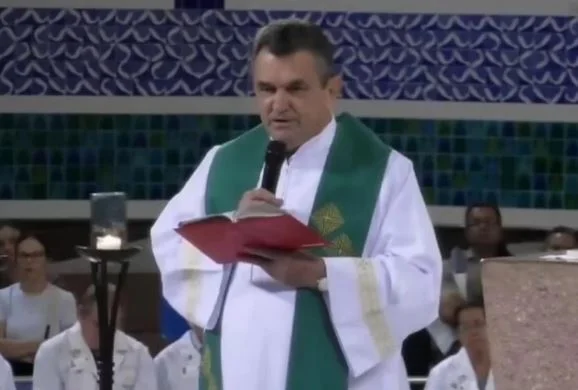 Padre ataca Nikolas e diz que caminhada é ‘pelo poder’