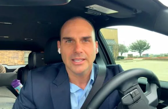 Eduardo Bolsonaro aciona polícia dos EUA após intimidação