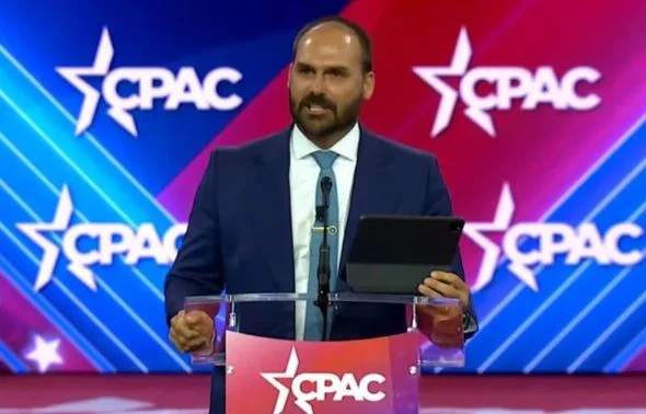 Urgente: PGR pede condenação de Eduardo Bolsonaro