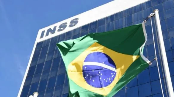 Operadora do INSS pagou R$ 4 mi a ex-presidente do instituto