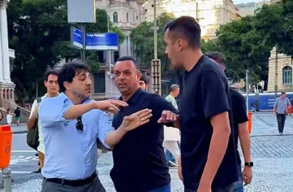 Renan Santos, do MBL, se envolve em confusão com ex-membro do grupo