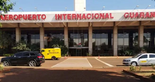 Avião com R$ 15 milhões cai no Paraguai