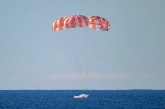 Artemis II retorna à Terra com sucesso; Veja vídeo e imagens