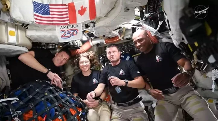 Trump fala com astronautas da Artemis 2