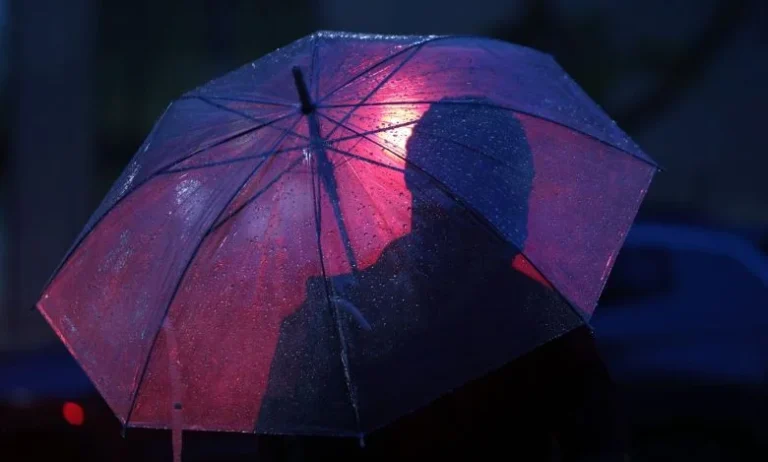 Inmet alerta para vendaval e chuvas intensas no Norte e região no Sul