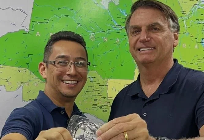 Moraes impõe condições para irmão de Michelle cuidar de Bolsonaro