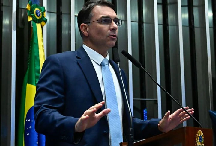 Flávio anuncia o que fará com reforma tributária do governo Lula