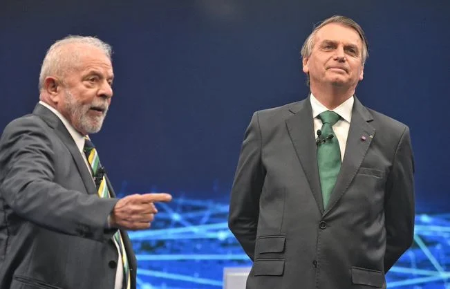 PF decide sobre pedido para investigar Bolsonaro por associar Lula a ditador