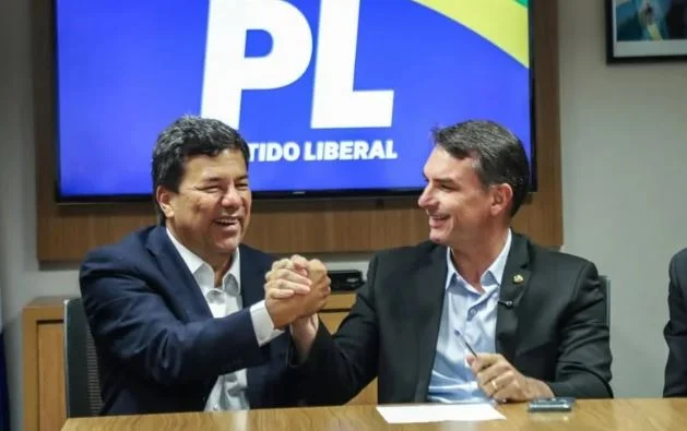 Mendonça Filho deixa União Brasil e se filia ao PL