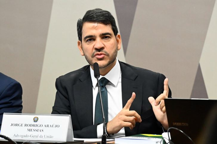 Aliados de Lula estudam acionar o STF contra rejeição de Messias