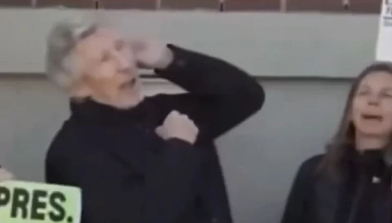 Roger Waters protesta em Nova York e pede libertação de Nicolás Maduro