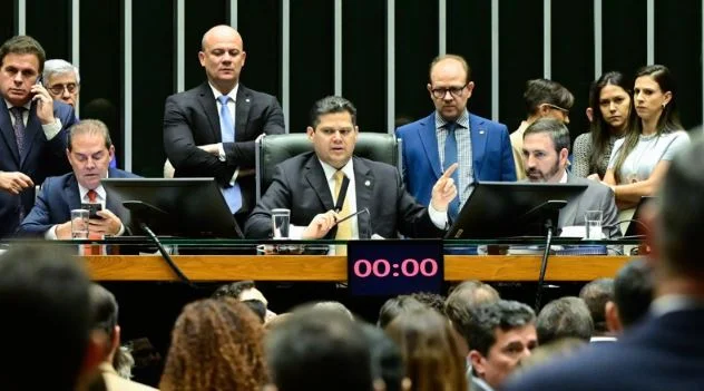 Veja como cada parlamentar votou para derrubar veto à Dosimetria