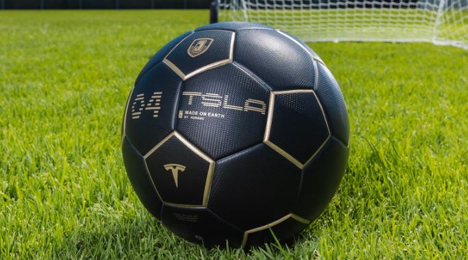 Tesla entra no clima da Copa de 2026 e lança coleção inspirada no futebol
