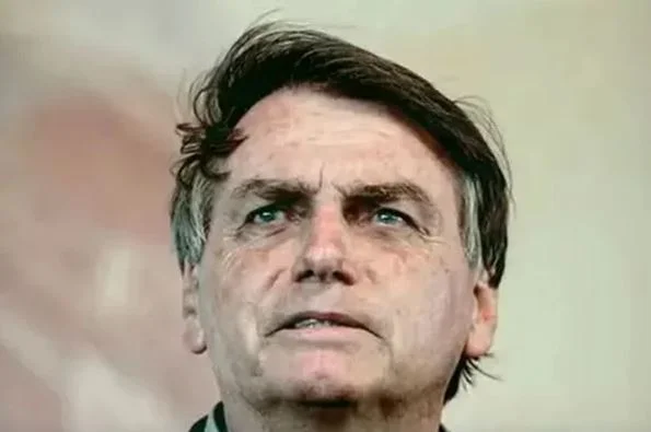 Médicos atualizam estado de saúde de Bolsonaro