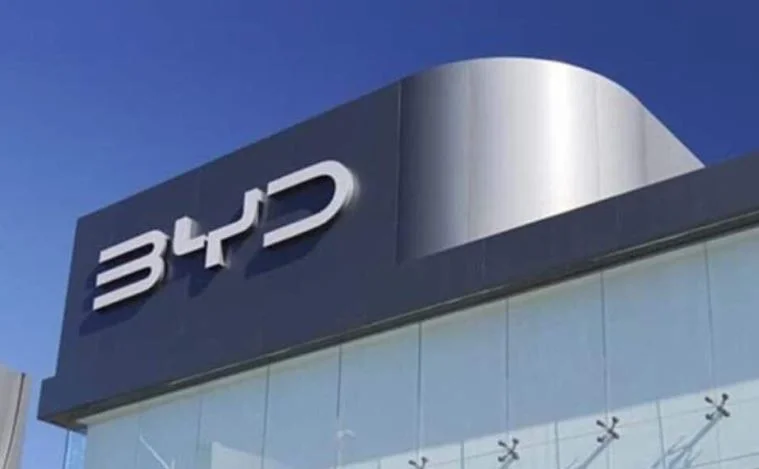 BYD já não aposta 100% das suas fichas nos elétricos