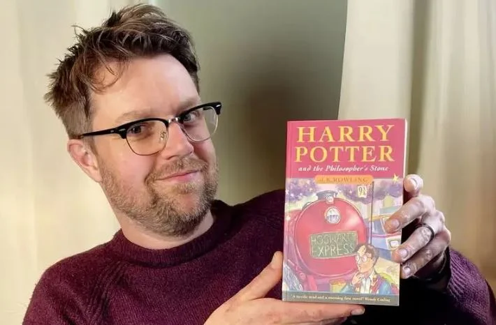‘Edição 1’ de Harry Potter é achada em sótão e vendida por pequena fortuna