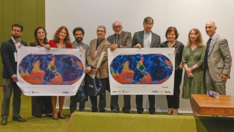 IBGE lança novo mapa-múndi invertido e com Brasil no centro