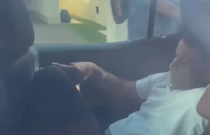 Líder do PP na Câmara tenta sair escondido da casa de Ciro Nogueira; Assista