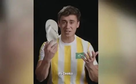 Nikolas Ferreira anuncia marca de chinelos em resposta a Havaianas