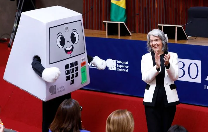 Empresa que criou “Pilili” mantém contrato milionário com o TSE