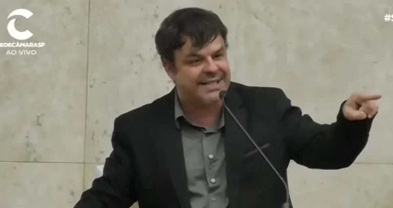 Adrilles Jorge quer fim da cobrança de carteira estudantil em São Paulo