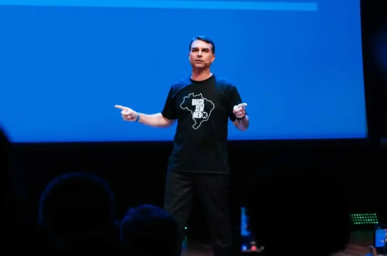 Flávio apresenta plano de segurança para o Brasil inspirado em Bukele