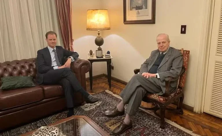 Chefe da Casa Imperial rejeita casamento de herdeiro e pode mudar linha de sucessão