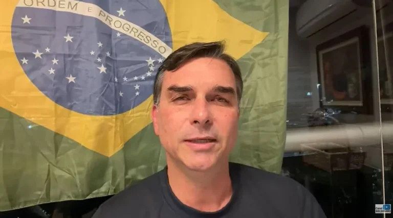 Flávio dispara contra pesquisa que deu 12 pontos de vantagem a Lula: ‘vergonha’