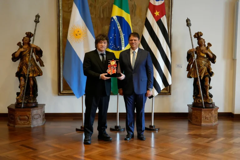 Agora: Milei visita o Palácio dos Bandeirantes e recebe honraria de Tarcísio
