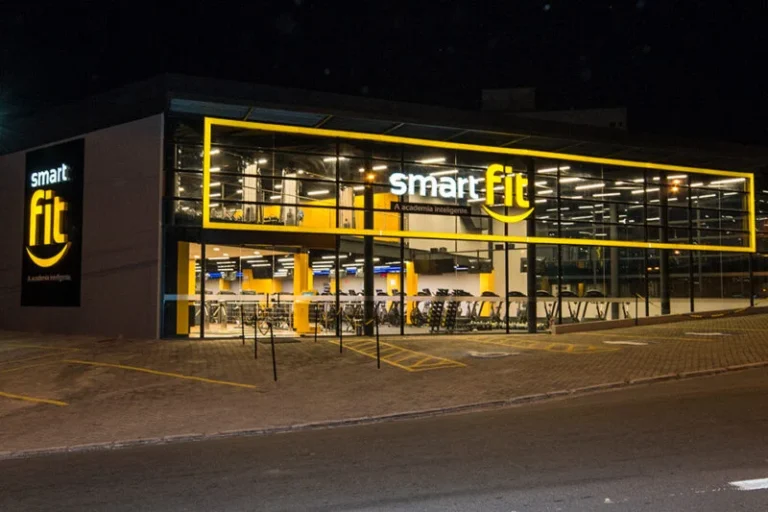 Ações da Smart Fit caem após resultado insatisfatório no 2º trimestre