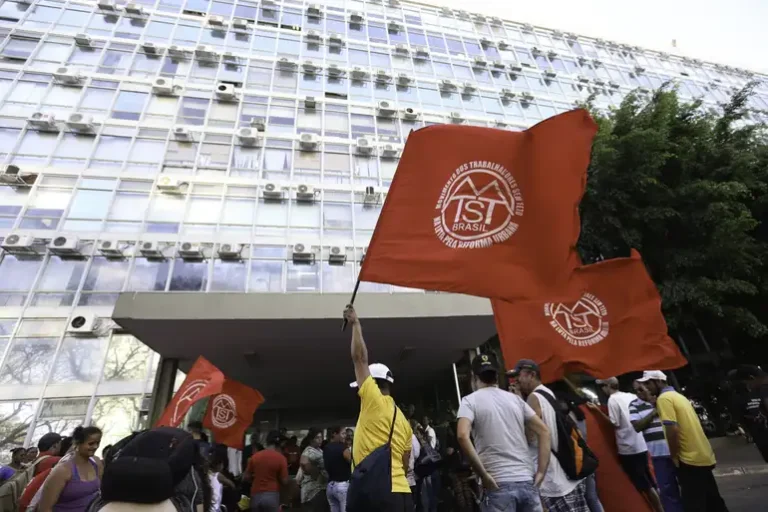 Invasão do MTST ao Itaú: Justiça toma decisão sobre o caso