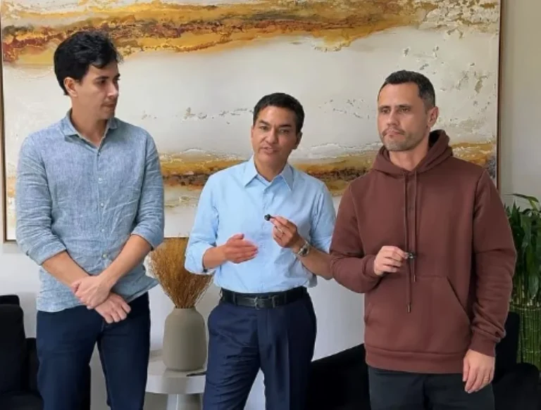 Agora: Cleitinho anuncia que não concorre ao governo de MG e se emociona em vídeo