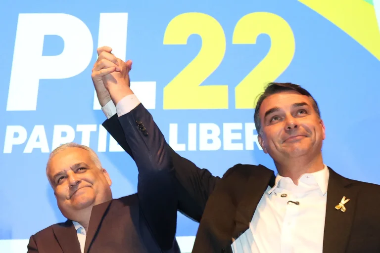 Agora: Flávio vence Lula no 2º turno em nova pesquisa