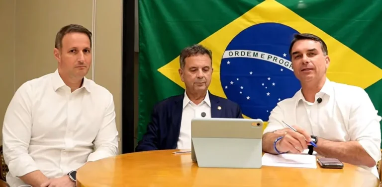 Flávio Bolsonaro anuncia apoio a 47 candidatos ao Senado; Veja os nomes