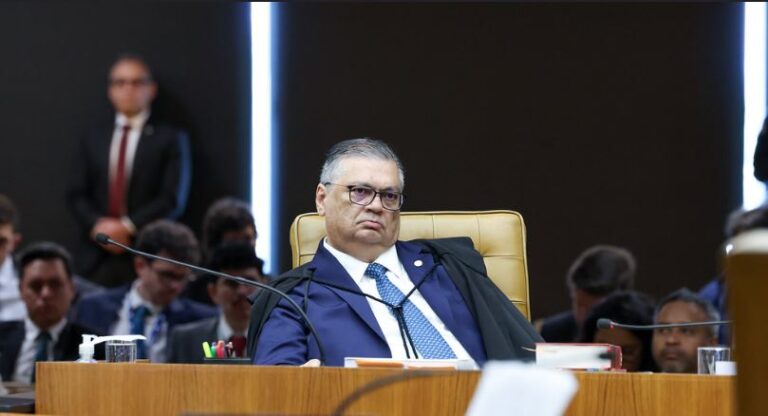 Dino se revolta com possível sanção dos EUA contra ministros do STF: “surpresa e indignação”